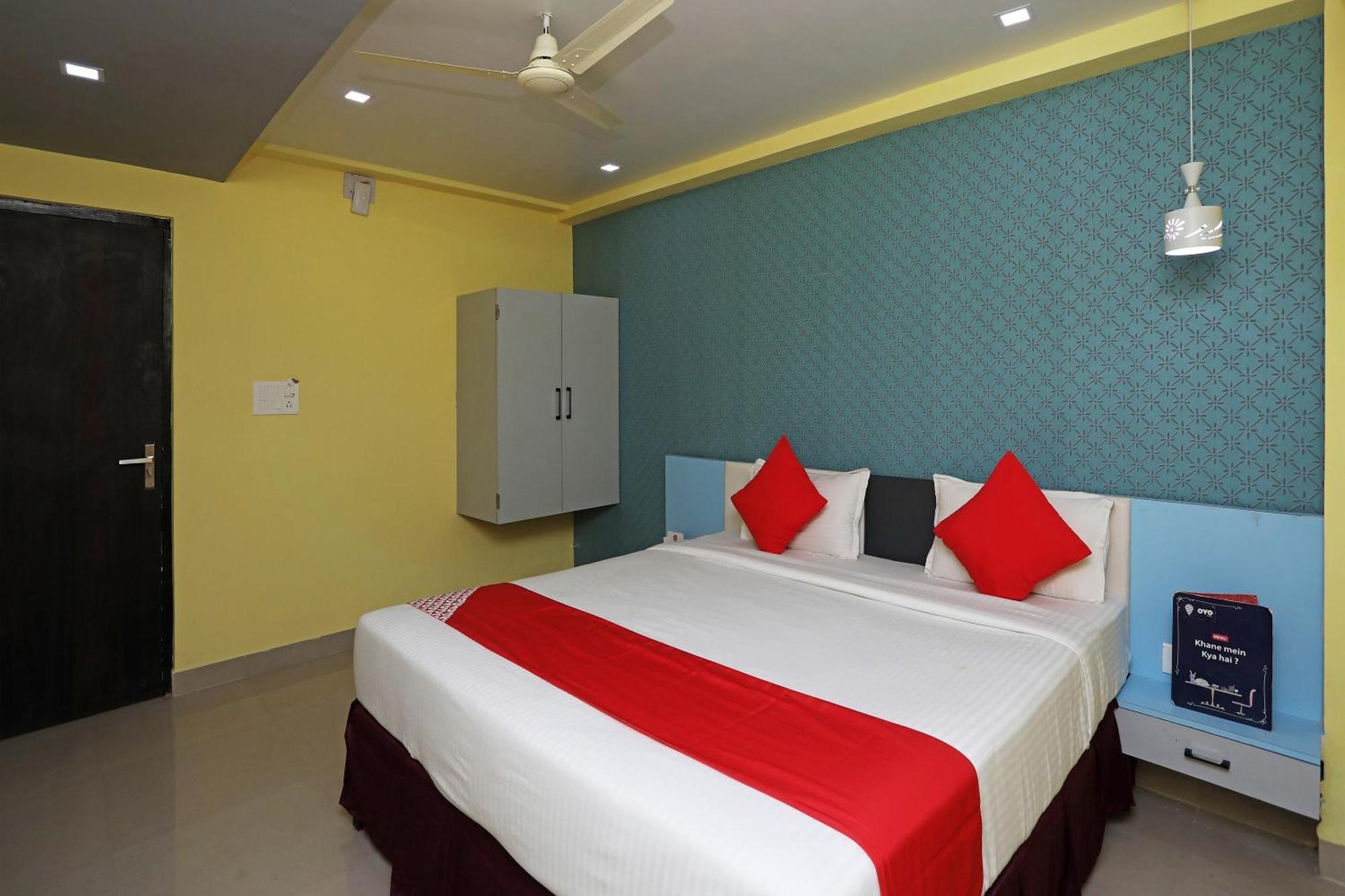 Capital O 11408 Hotel Sai Jagannath Khandagiri Esterno foto