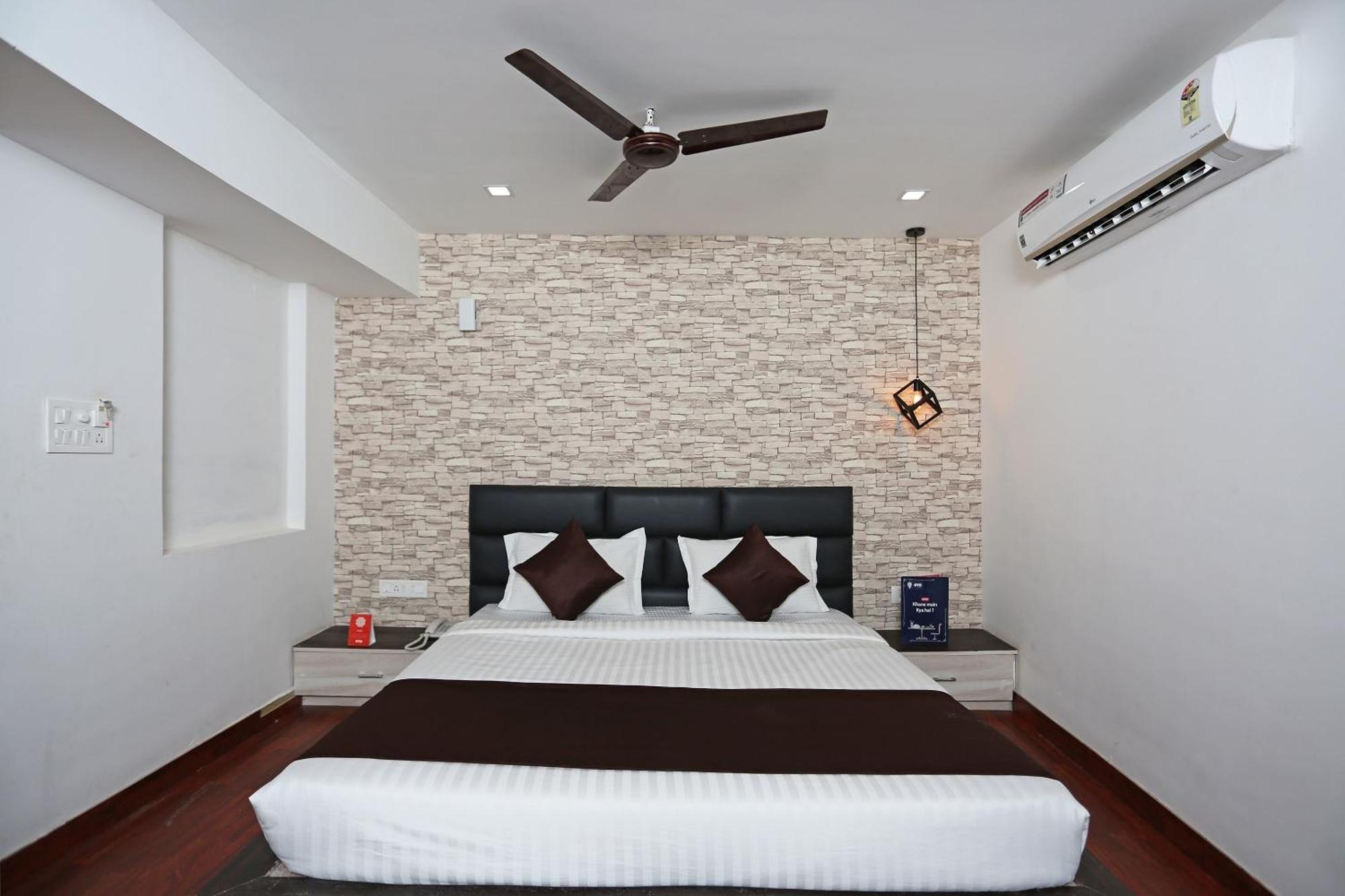 Capital O 11408 Hotel Sai Jagannath Khandagiri Esterno foto