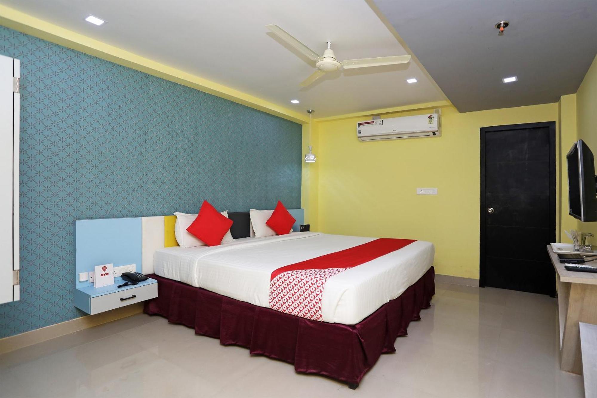 Capital O 11408 Hotel Sai Jagannath Khandagiri Esterno foto