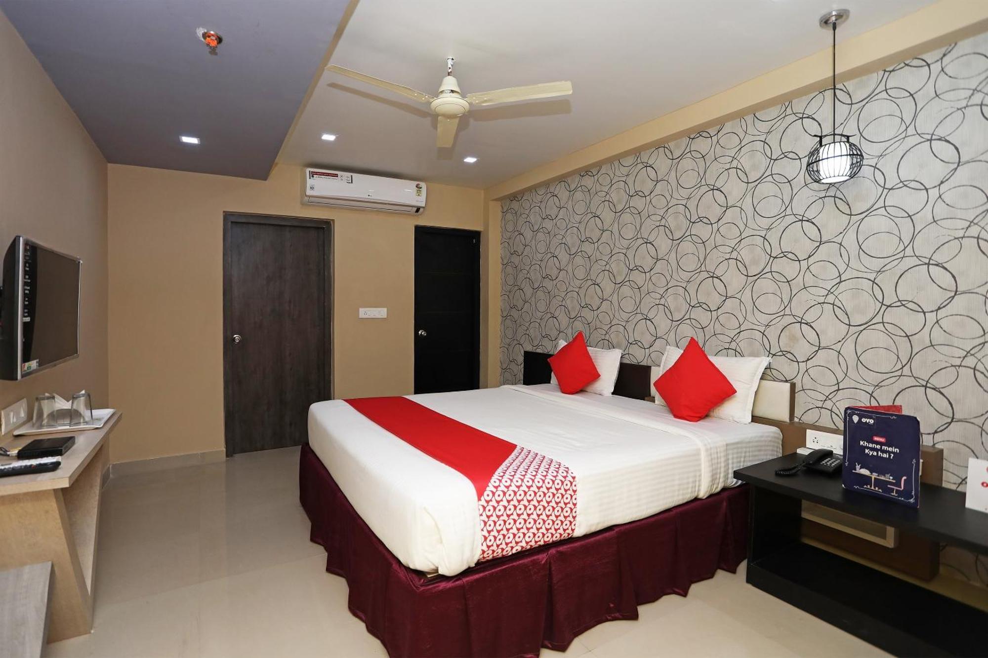 Capital O 11408 Hotel Sai Jagannath Khandagiri Esterno foto