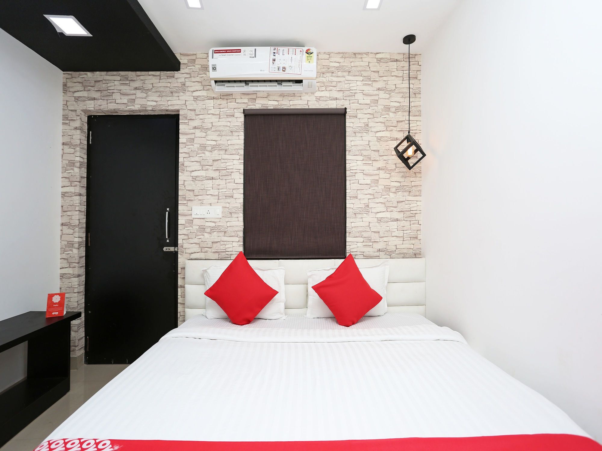 Capital O 11408 Hotel Sai Jagannath Khandagiri Esterno foto